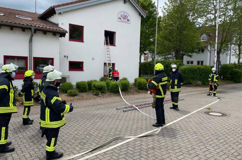 Kombi-Feuerwehrlehrgang in Rüdesheim erfolgreich beendet