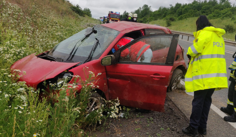 Auto überschlägt sich auf B41 Auto überschlägt sich auf B41