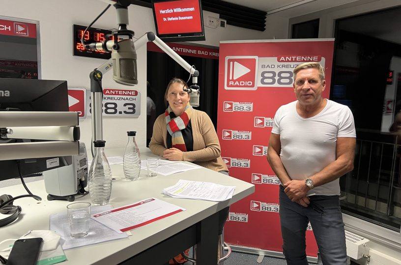 Dr. Stefanie Bussmann zum Thema Parodontitis Dr. Stefanie Bussmann zum Thema Parodontitis