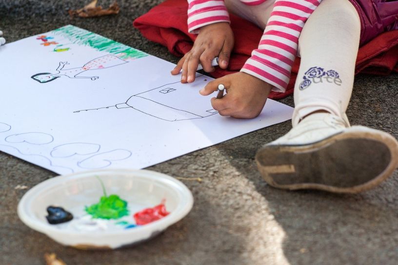 Idar-Obersteiner Kita malt für Kindergarten in Flutgebiet