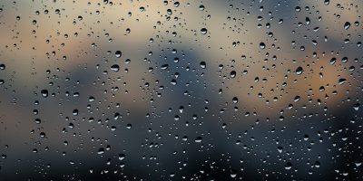 Rain Window Raindrop Water Wet  - Kranich17 / Pixabay