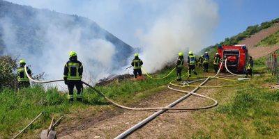 Bad Kreuznach: Flächenbrand in Niederhausen