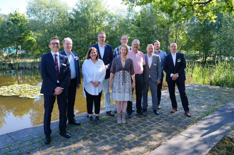 Minister Schweitzer besucht Umwelt-Campus
