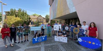 Bad Kreuznach: Schüler überreichen Tafeln
