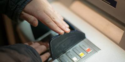 Birkenfeld: Trickdiebstahl an EC-Geldautomaten