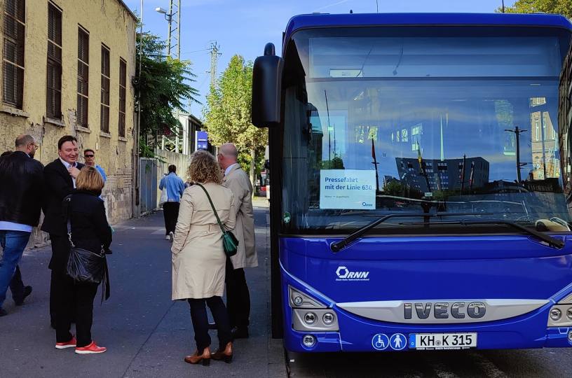 Sternfahrt zur Einführung der neuen Busnetze
