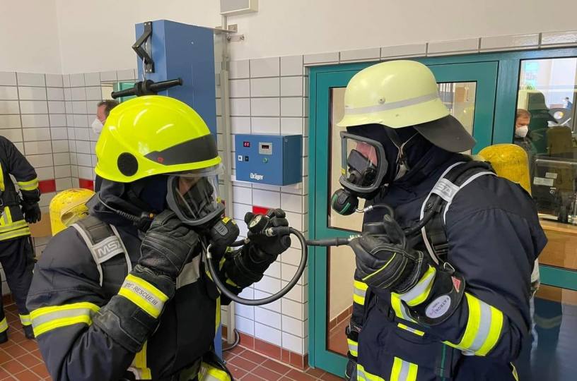 Neue Atemschutzträger für VG-Feuerwehr