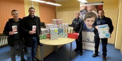 Birkenfeld: Polizei spendet Weihnachtspakete