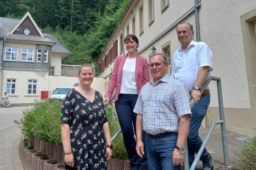 Landtagsabgeordneter besucht Asbacher Hütte