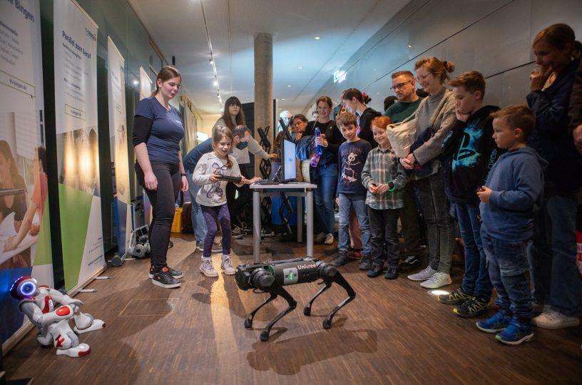 Roboterhund begeistert bei Koblenzer Nacht