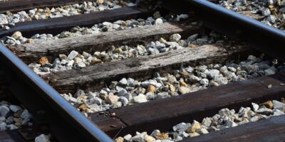 Mainz-Bingen: Gegenstände auf Gleise gelegt