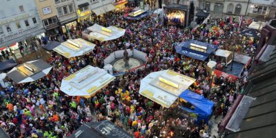 Bad Kreuznach: Trotz Regen friedliches Feiern im Narrenkäfig