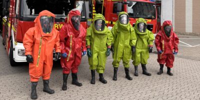 Bad Kreuznach: Neue Chemikalienschutzanzüge für Freiwillige Feuerwehr