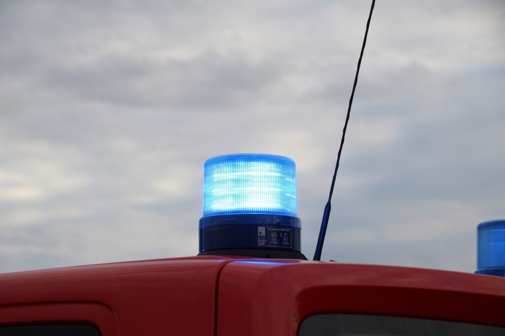 firetruck, emergency, emergency vehicle light