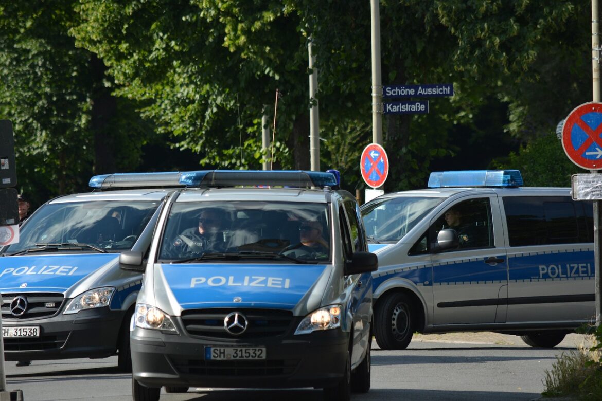 traffic, people, g20, hamburg, police, trump