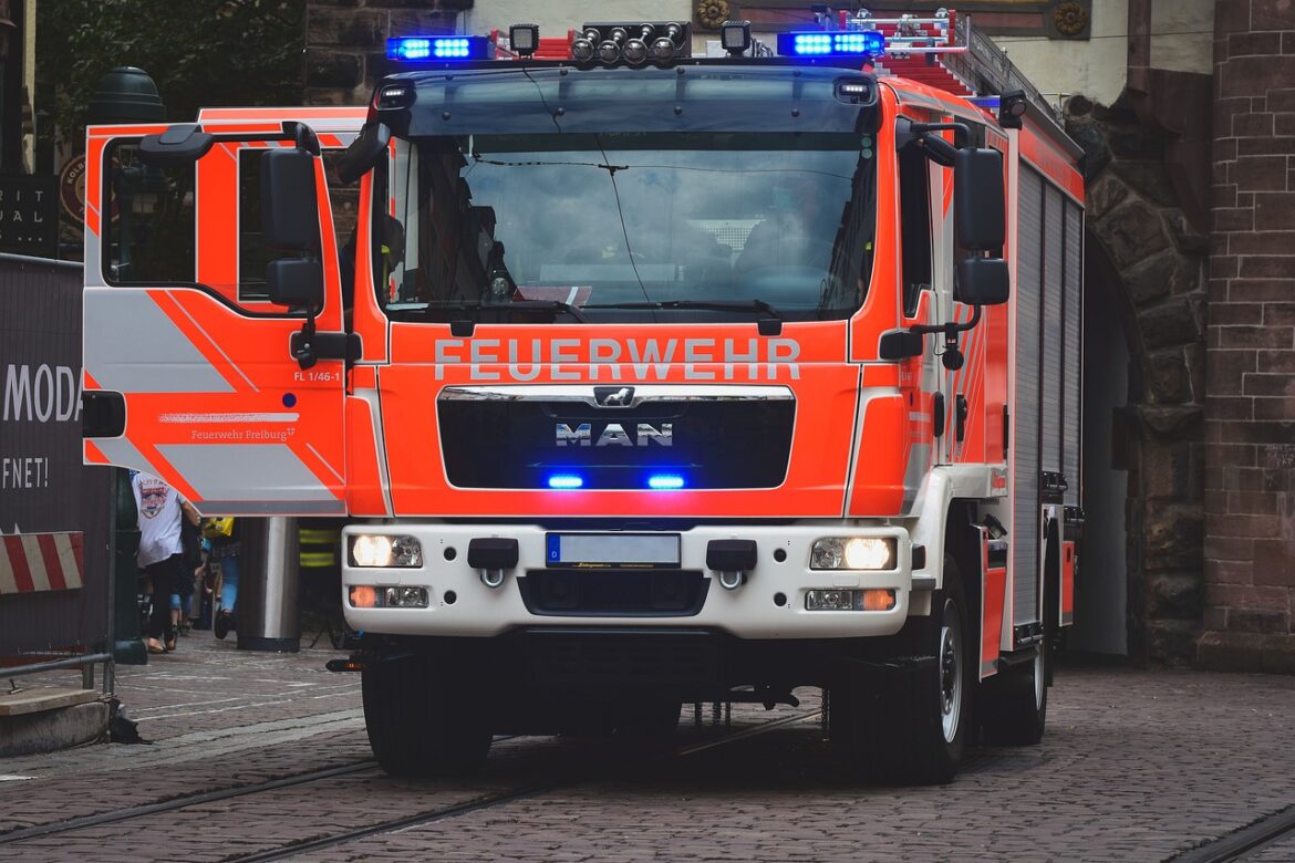 fire fighters, rescue, help, automobile, vehicle, fire truck, fire truck, fire truck, fire truck, fire truck, fire truck