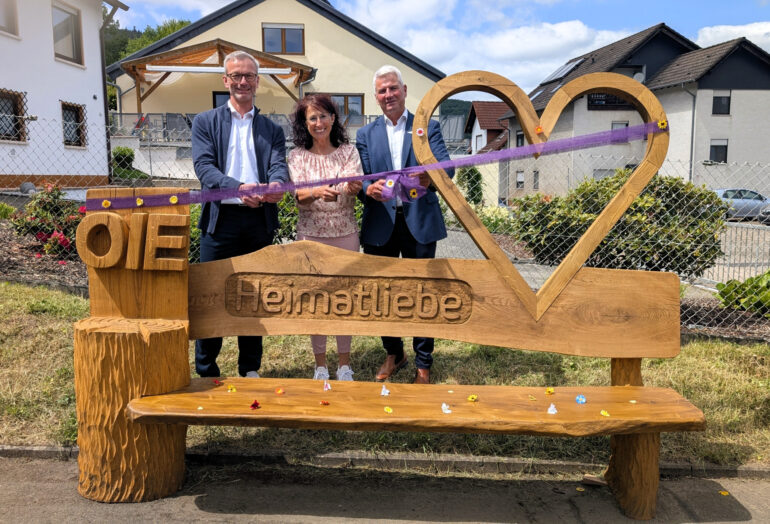 OIE Heimatliebe-Bank