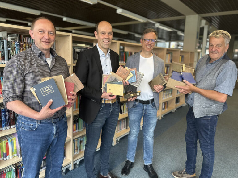 Das Herzog-Johann-Gymnasium Simmern (HJG) überführt in diesen Tagen mehrere hundert Bücher in das Kreisarchiv des Rhein-Hunsrück-Kreises.