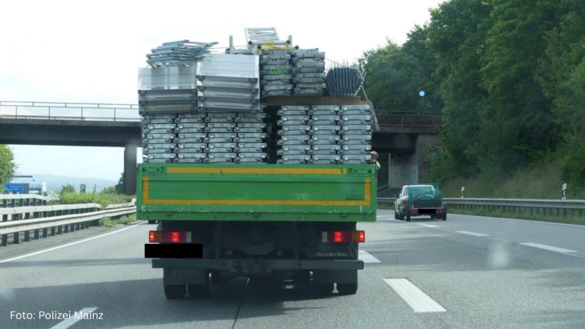 A60 LKW Überladung Polizei