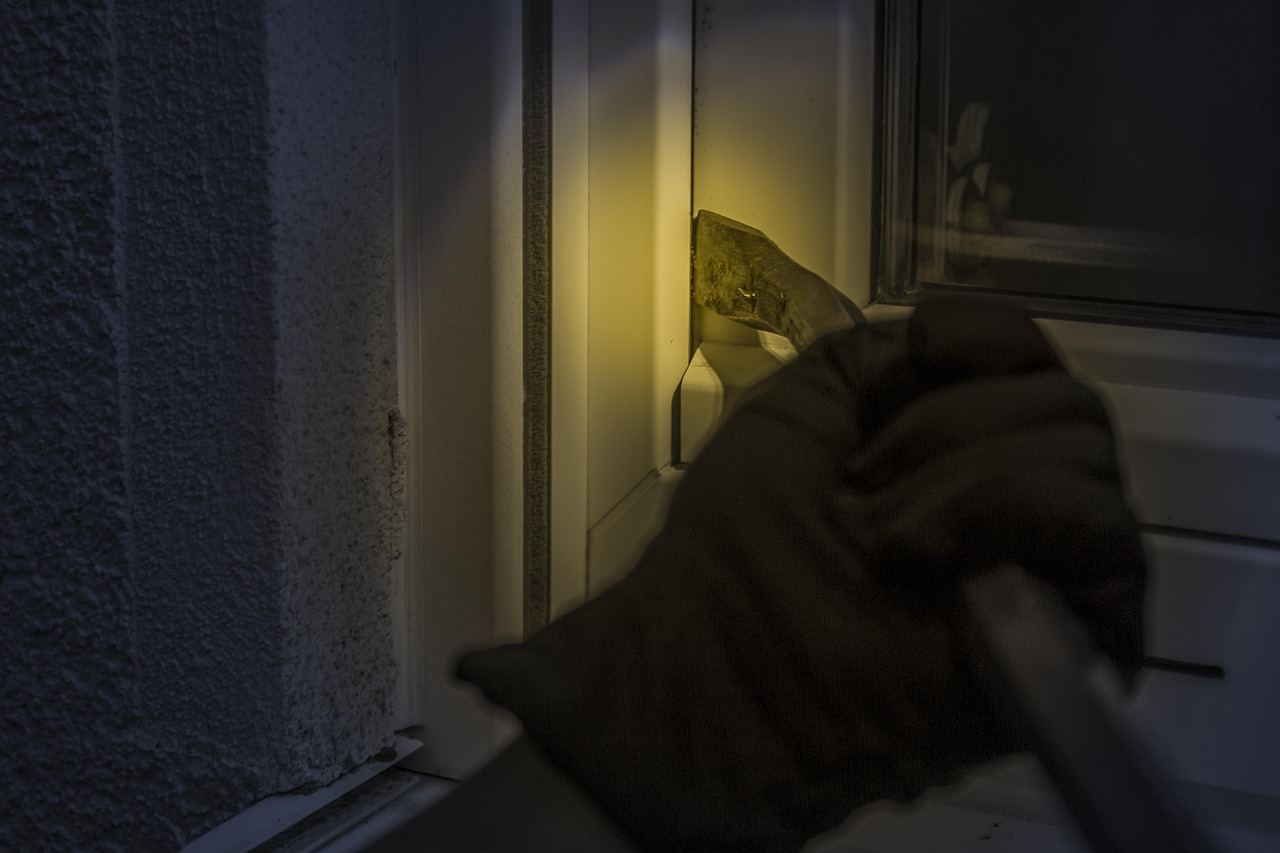 Symbolbild: Polizei sucht Zeugen nach mehreren Einbrüchen in Kirn