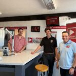 Tobias Heil vom Verkehrsverein Bad Kreuznach und Adrian Douw vom Roundtable RT 177 Bad Kreuznach zu Gast im Interview bei Antenne Bad Kreuznach über Fischerstechen und Entenrennen 2025
