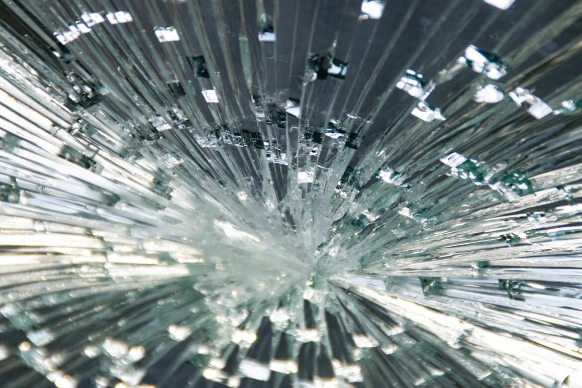 glass, broken, damage, shards, window pane, structure, window, broken glass, broken, broken, broken, broken, broken, damage, shards, shards, shards, broken glass, broken glass, broken glass