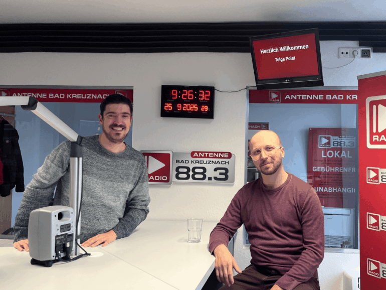 Gensinger Schauspieler Tolga Polat über "Cool Down" im Interview bei Antenne Bad Kreuznach