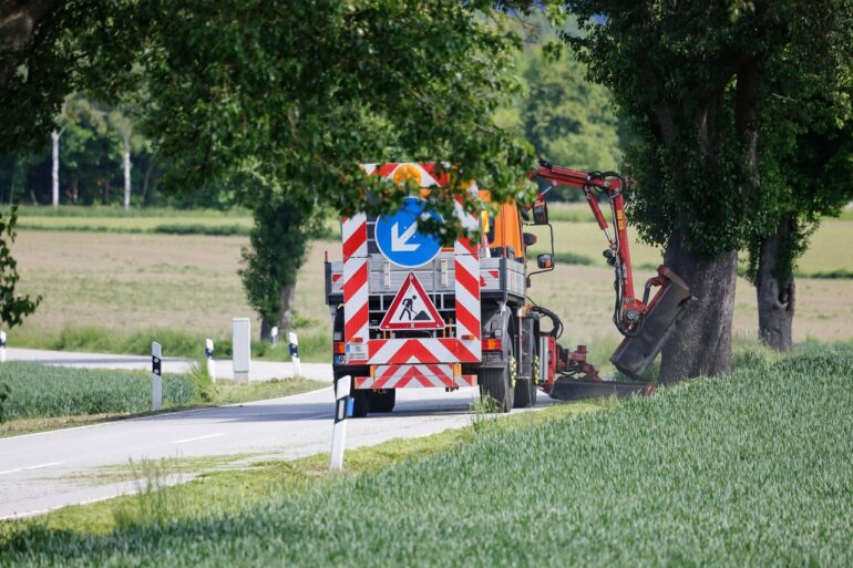 road service, mow, road, grass, technology, activity, traffic, mowing, road maintenance, district