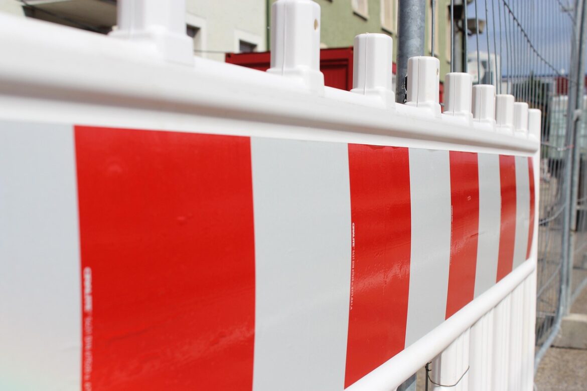 bark, barrier, delimitation, attention, road, construction site, traffic, road traffic, roadblock, construction work, road construction, roadblock, roadblock, roadblock, roadblock, roadblock