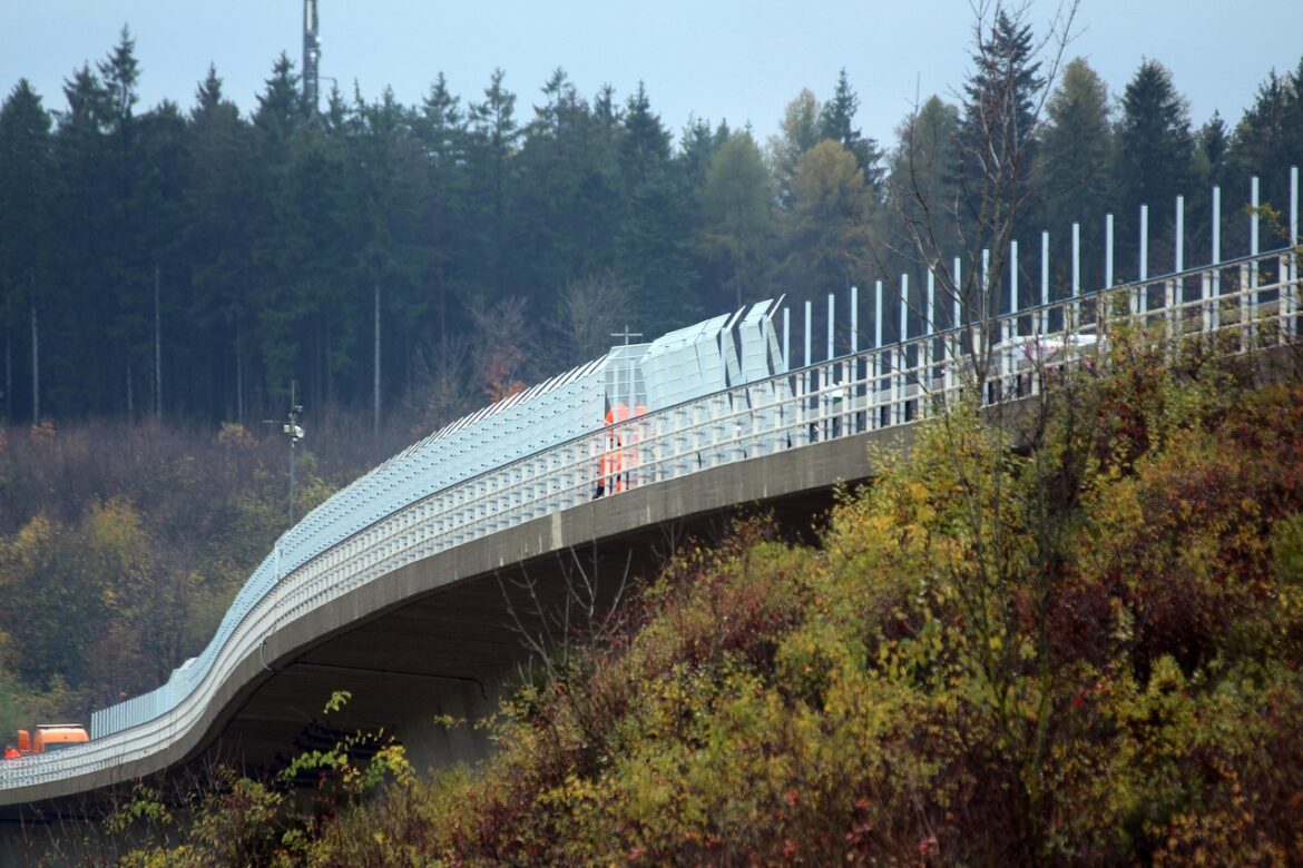 highway, highway bridge, bridge, traffic, road, driving a car, road system, guard rails, protection