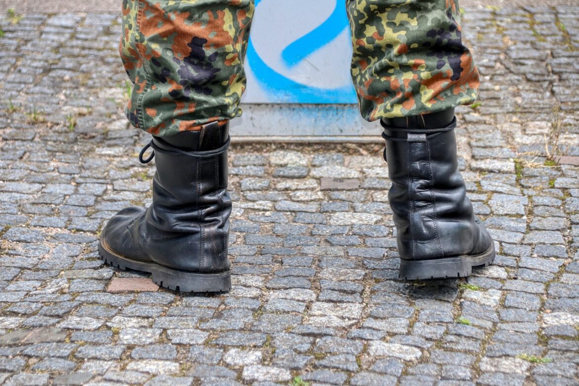 armed forces, boots, tarnug, cobblestones, military, military service, defend, armed forces, armed forces, armed forces, armed forces, armed forces