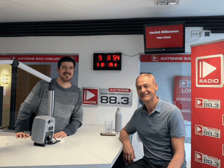 Peter Schulz vom pad Mainz in Bad Kreuznach im Interview bei Antenne Bad Kreuznach über das performance art depot im Quartierszentrum Pariser Viertel