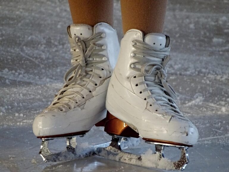 skates, figure skating, artificial ice, rink, skid, laces, ice skating, ice rink, fun, leisure time, cold, sports, artificial ice rink, eisfeld, rotate, skating, slide, figure skater, ice skater, skater, figure skating, figure skating, figure skating, ice skating, ice skating, ice skating, ice skating, ice skating, skating