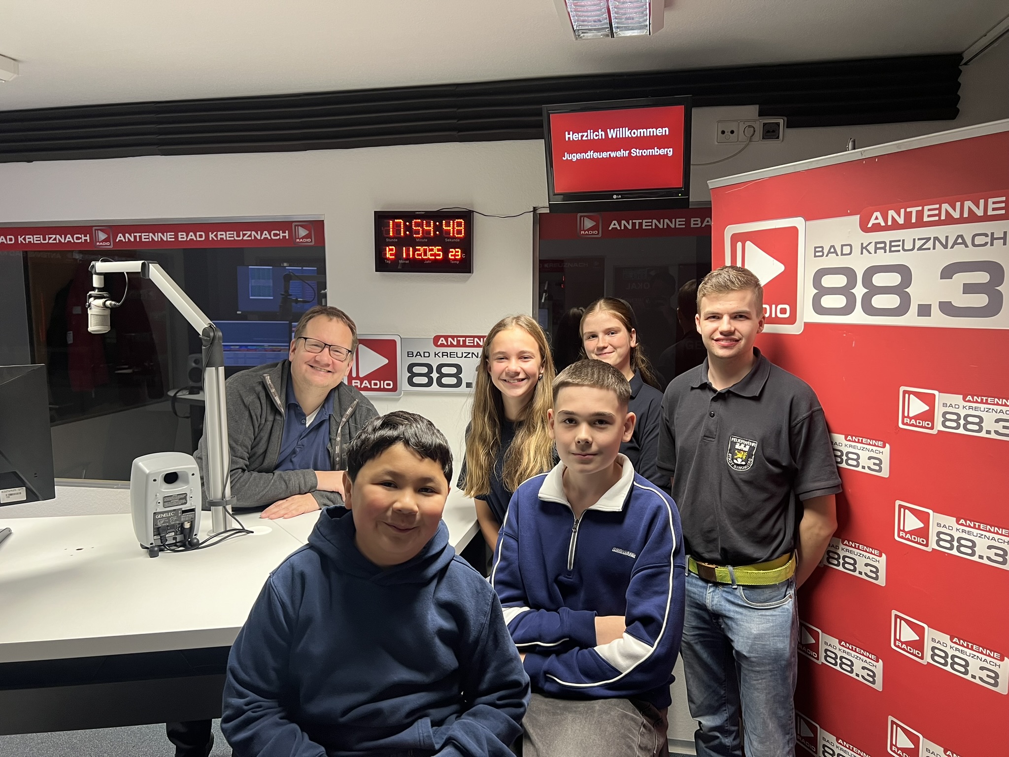 Lena, Amea, Maxim, Jonas und Benajmin von der Jugendfeuerwehr Stromberg bei Unerhört.