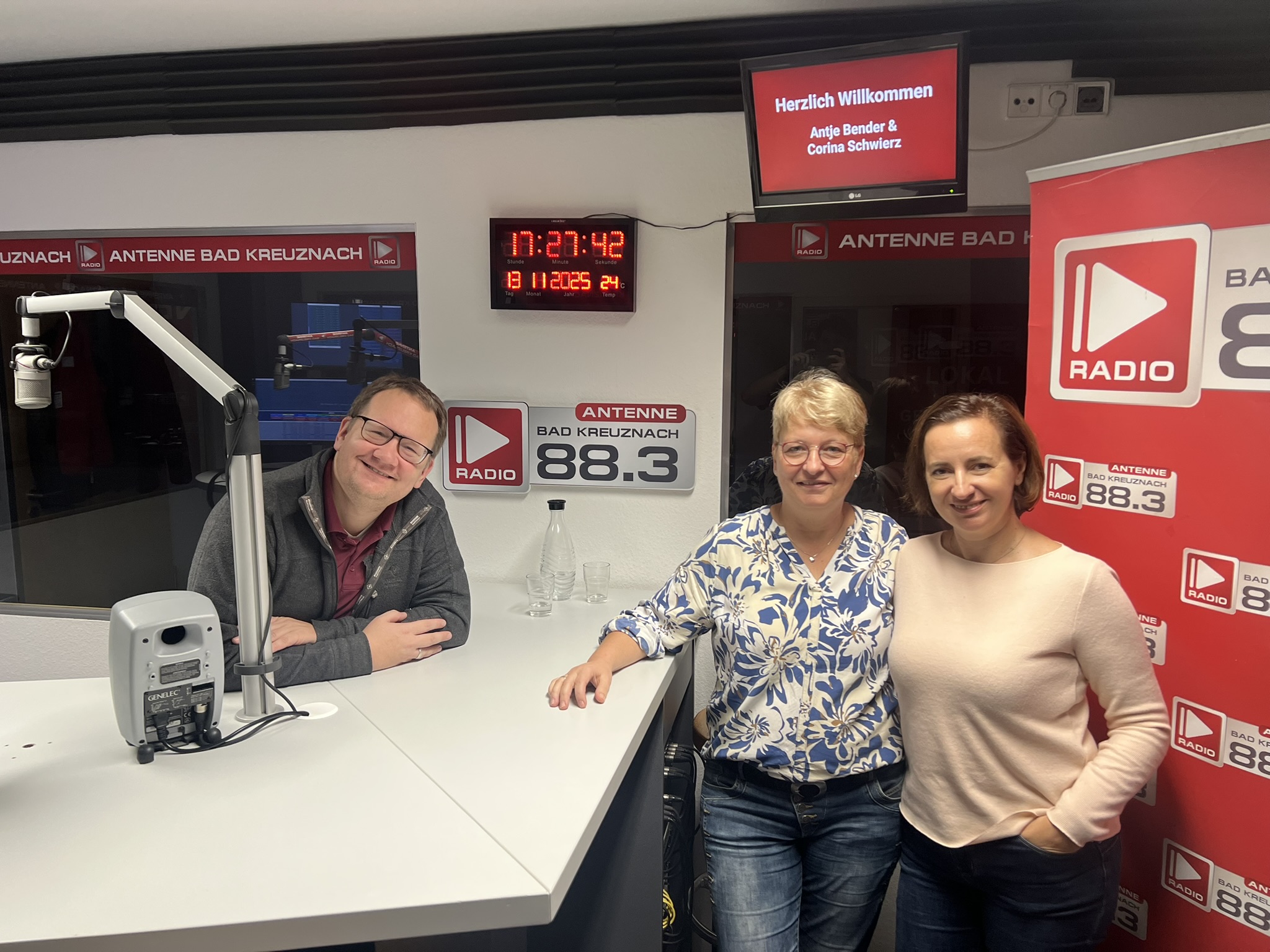 Antje Bender und Corina Schwierz von unserem Arbeitgeber des Monats, der RH Senioren-Residenzen.