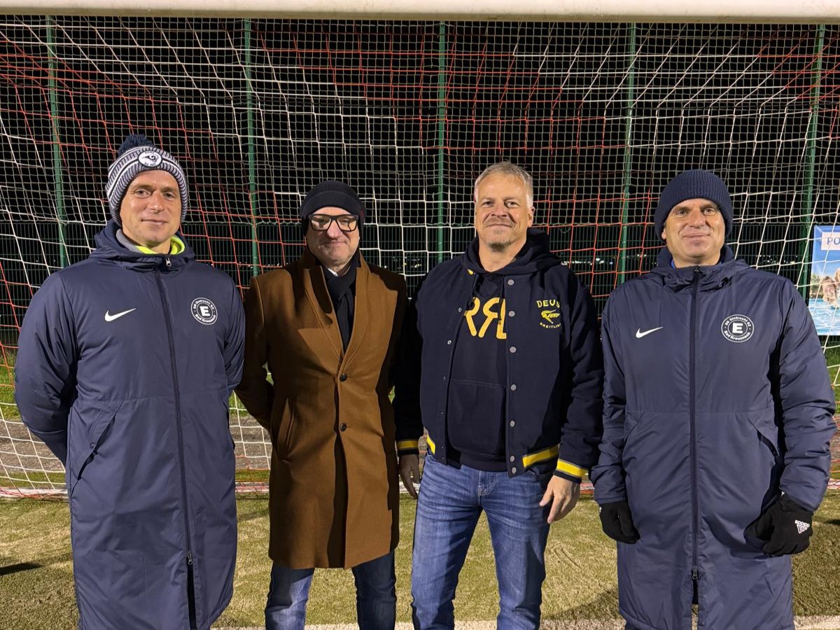 Co-Trainer Sandro Schlitz (v.l.), sportlicher Leiter Mario Spreitzer, 1. Stellvertretender Vorsitzender Karsten Theis, Trainer Thorsten Effgen (Foto: Aleksandar Kuzmanovski)
