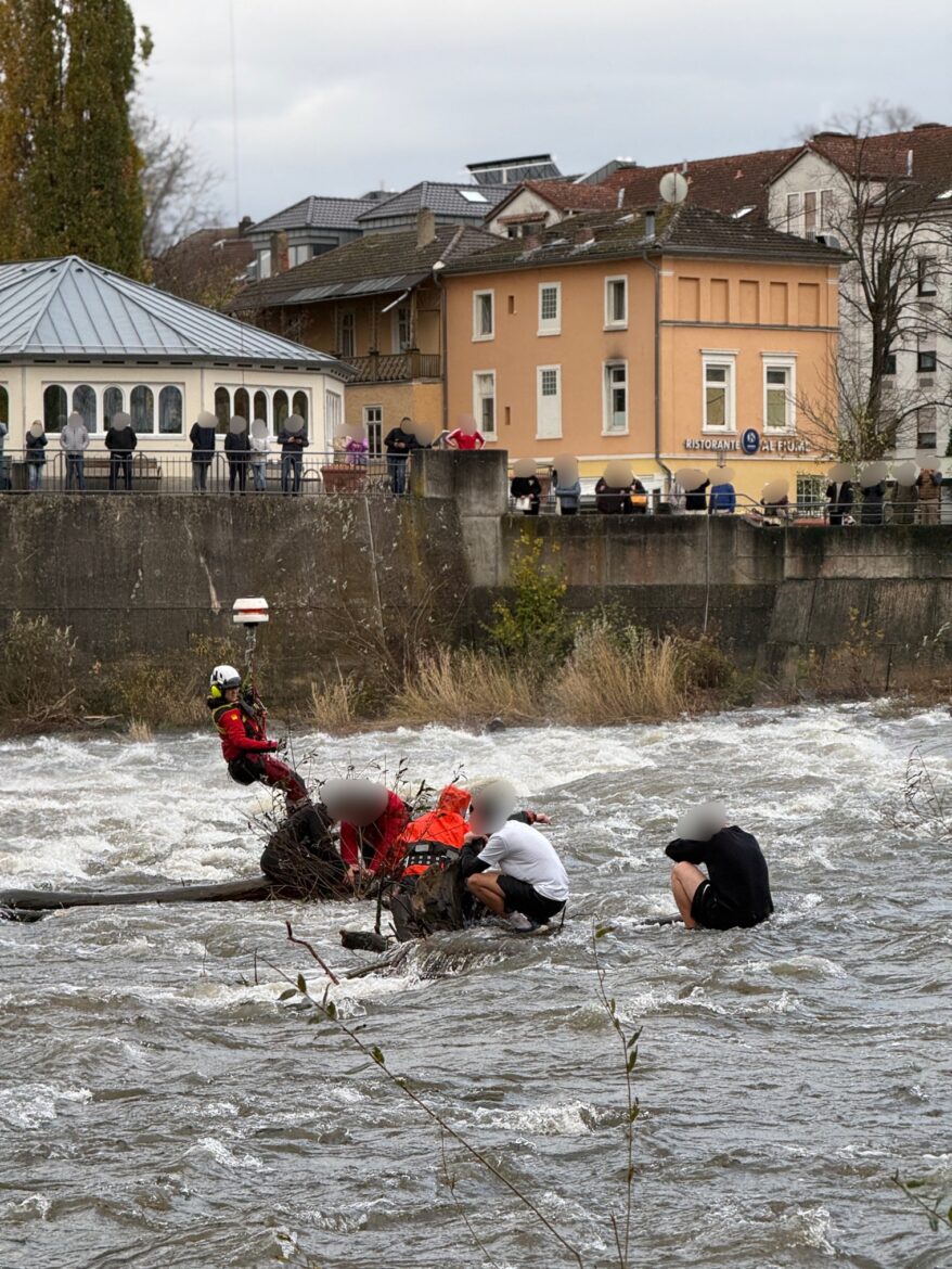  Bad Kreuznach: Kanu kentert auf der Nahe – fünf Personen gerettet - Bad Kreuznach Blaulicht  Nachrichten