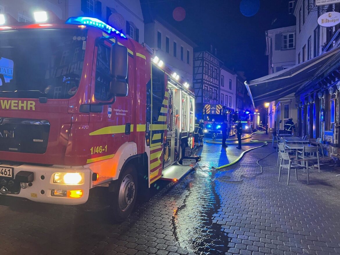 Brand in Gaststätte „Holzwurm“ – Feuerwehr verhindert Ausbreitung