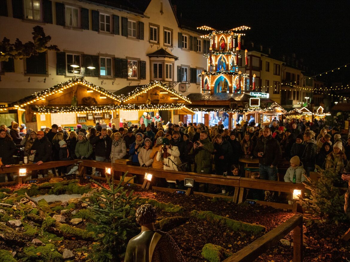 Weihnachtsmarkt der Nationen in Rüdesheim eröffnet