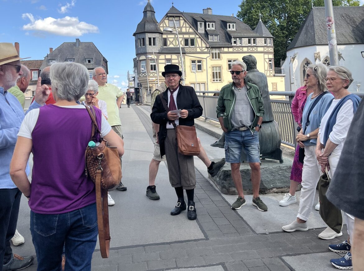 Schambes 202401 caa5db5c773ef83f77f8dbd402b70372