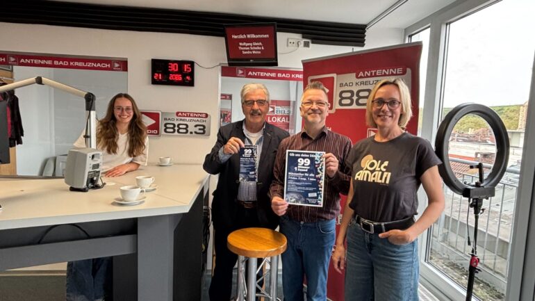 Schwarzspecht hautnah im Frühlingswald erleben (4)