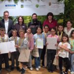 Schulklasse 4a der Grundschule Göttschied bei der Siegerehrung der Wald-Jugendspiele