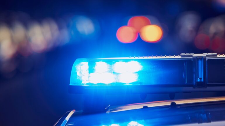 Unbekannte zerkratzen geparkten Pick-up